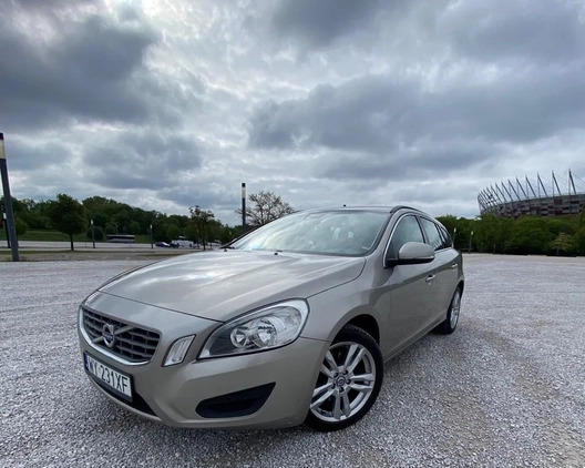 Volvo V60 cena 31000 przebieg: 251000, rok produkcji 2010 z Warszawa małe 191